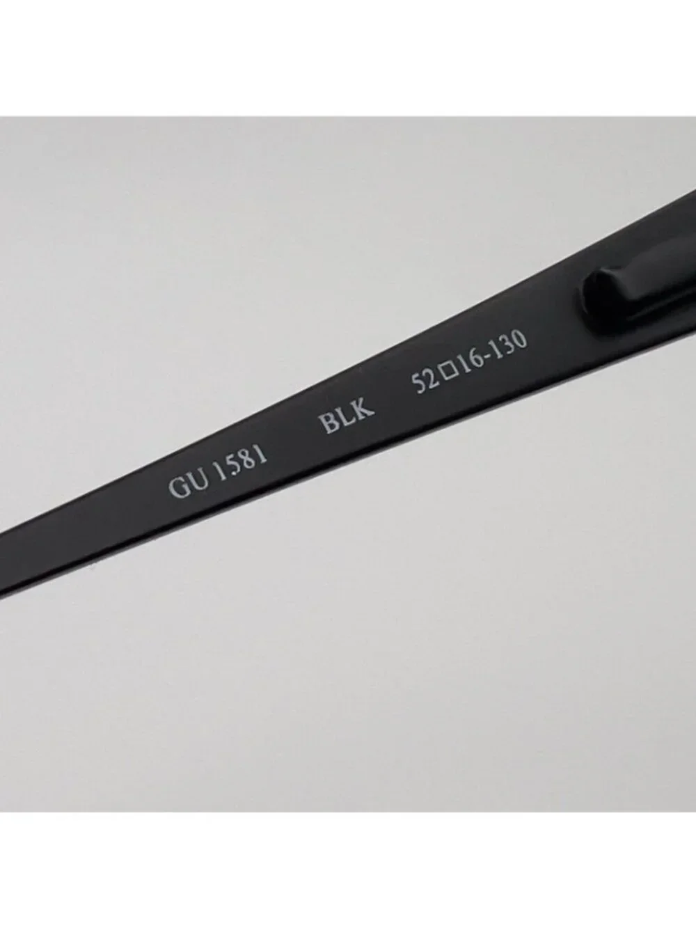 Guess 1581 Eyeglass Frames Rectangle Flex Spring Metal Blk Black 52-16-130 Case